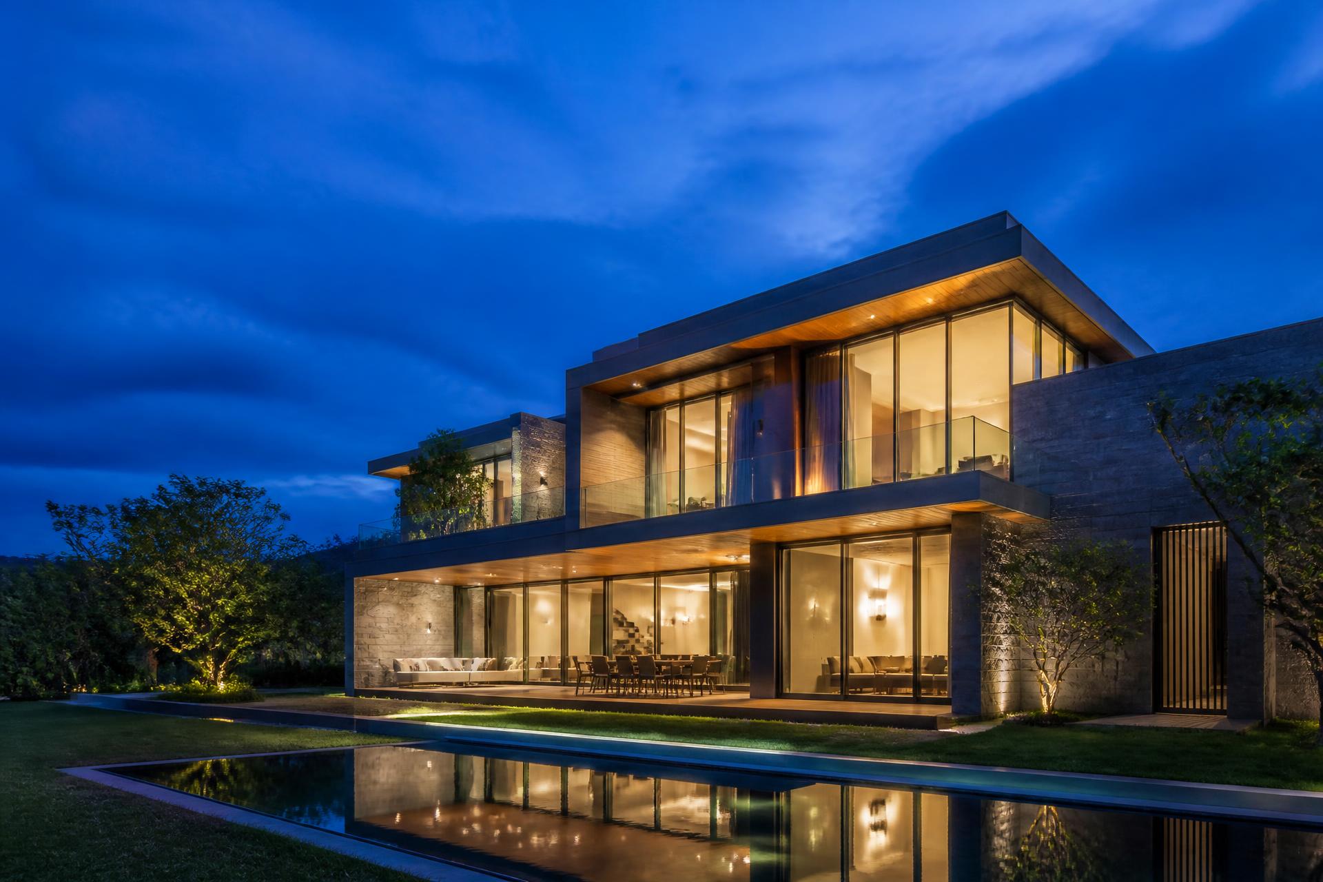 Design, build and supervise — the Royal way
